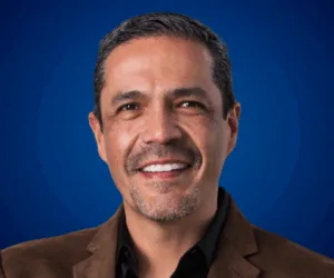 Jorge Saldívar — Conferencista de Estrategia Vision y Crecimiento de Negocio